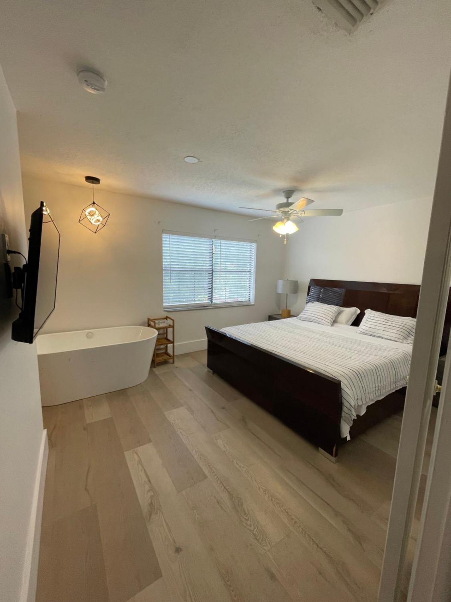 Cozy Downtown Apartments On Water Fort Lauderdale Exterior photo