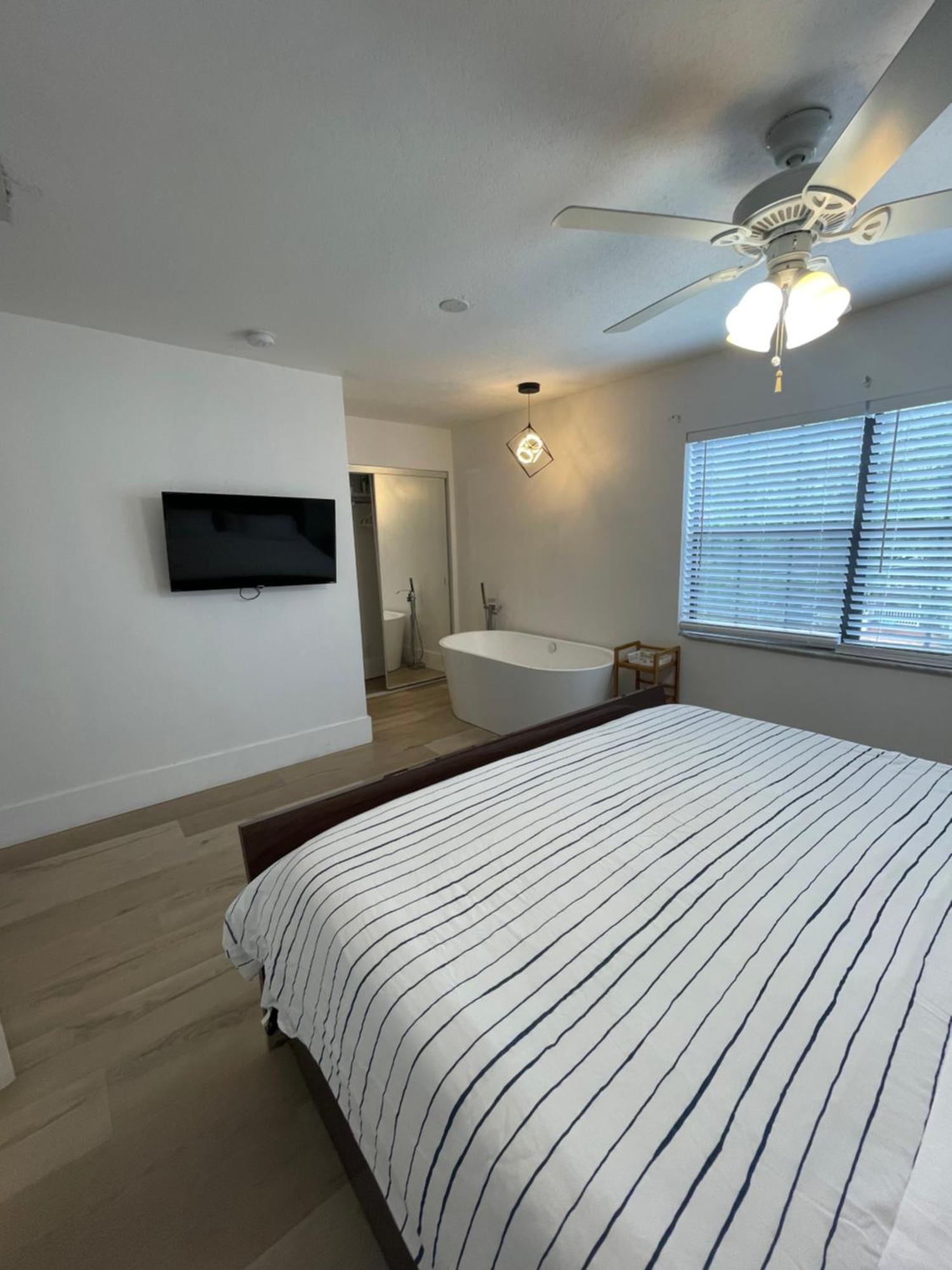 Cozy Downtown Apartments On Water Fort Lauderdale Exterior photo